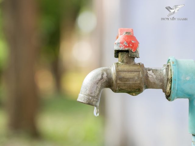 van nước bị rò rỉ